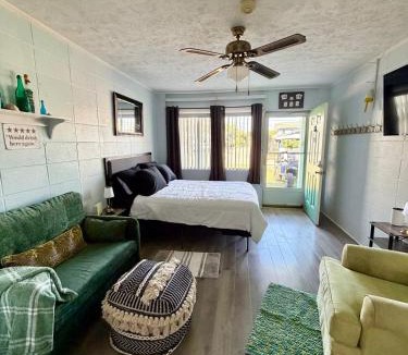 Windy Hill Apartment | Oceans 11, Vegas-style Studio, pet ok steps to beach