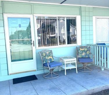 Windy Hill Apartment | Oceans 11, Vegas-style Studio, pet ok steps to beach