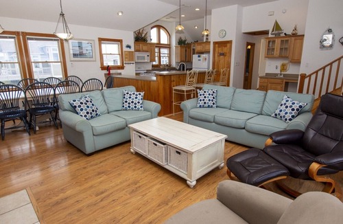 Ocean Sands House | Oceanside, Close to beach, private pool, Hot Tub, OL1, Wild and Wonderful