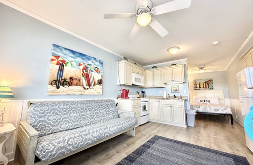 Atlantic Beach Condo | OCEANSIDE COMMUNITY Private Beach Access Pool WiFi Kitchen BBQ Grill