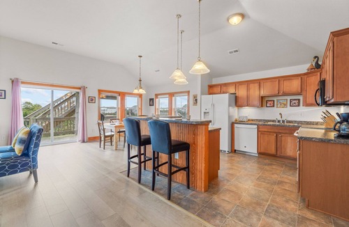 Salvo House | Oceanside Dog Friendly Home w/Private Pool, Hot Tub, Game Room, and Wet Bar