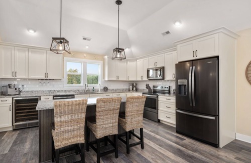 Whalehead Beach House | Oceanside,Pool,Spa,GameRm,7MinWalk2Beach&Sound New