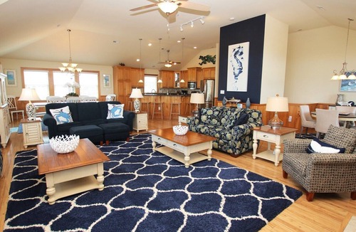 Southern Shores House | Oceanside, Pool with Poolside Bar, Rec Room, Hot Tub, Sun Decks, SS8, Group Therapy
