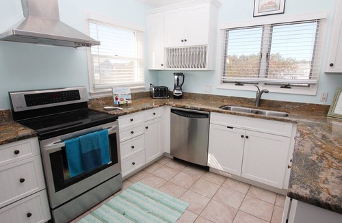 Corolla Light House | Oceanside, Private Pool, Hot Tub, Close to beach access, 224, Its All Good