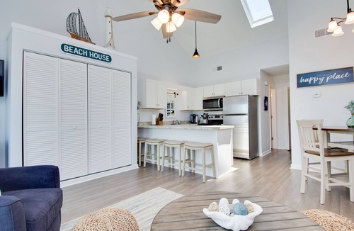 Emerald Isle Condo | Oceanside Studio Condo w/Pools, Tennis & Easy Beach Access | Pebble Beach
