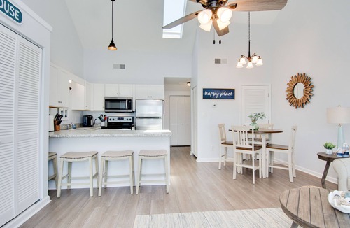 Emerald Isle Condo | Oceanside Studio Condo w/Pools, Tennis & Easy Beach Access | Pebble Beach