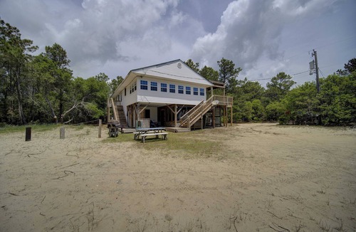 Carova Beach House | Oceanside, Wild Horses, 4x4 area, Secluded, 4x2330, Wild Horse Landing