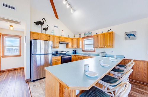 Rodanthe House | Oceanview Dog Friendly w/Private Pool, Hot Tub, Game Room, Free Pier Passes