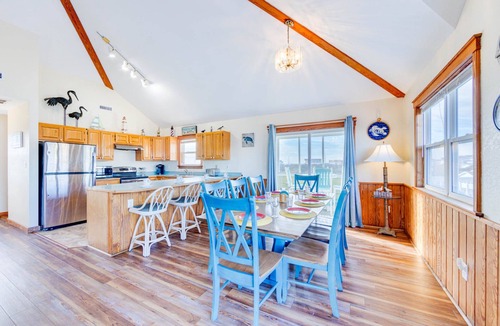 Rodanthe House | Oceanview Dog Friendly w/Private Pool, Hot Tub, Game Room, Free Pier Passes