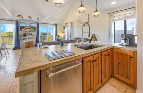 Wimble Shores House | Oceanview Dog Friendly w/Hot Tub, Screened Porch, and Nearby Beach Access