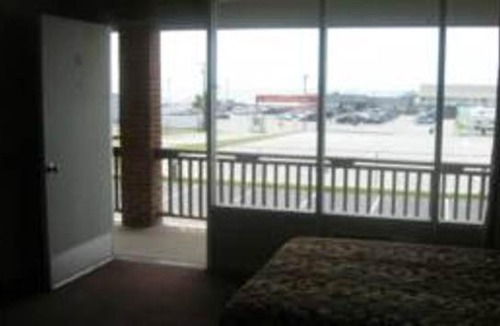 Emerald Isle Hotel | Oceanview Inn - Emerald Isle