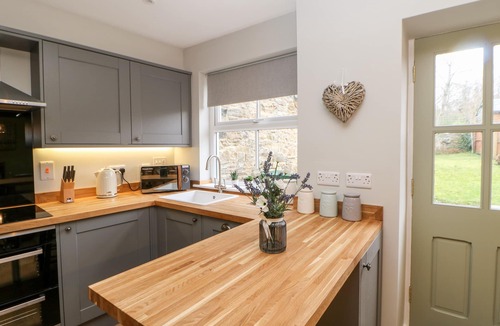 Middleton in Teesdale Cottage | OCTOBER COTTAGE, pet friendly in Middleton-In-Teesdale