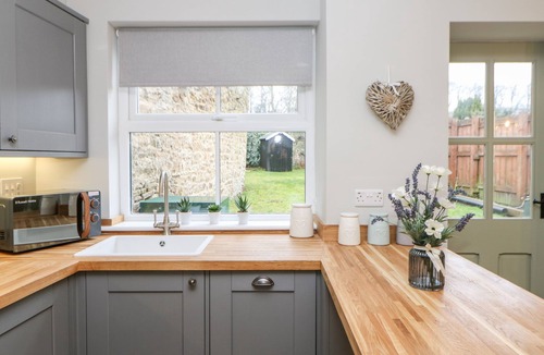 Middleton in Teesdale Cottage | OCTOBER COTTAGE, pet friendly in Middleton-In-Teesdale
