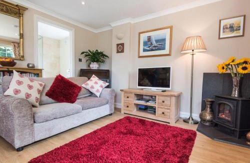 Damerham House | October House Holiday Cabin