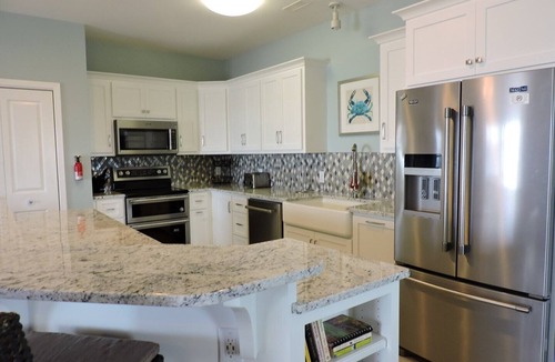 Emerald Isle House | OF, Elevator, Hcap-Friendly, Hot Tub, Dog Friendly