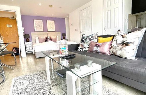 Mill Road Apartment | Old Bakery Studios Cambridge By Koala & Tree Short Lets & Serviced Accommodation