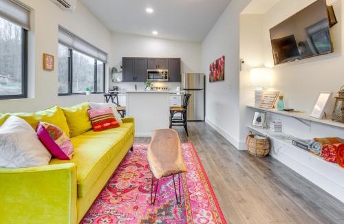 Old Fort House | Old Fort Retreat, Direct Access to Mill Creek
