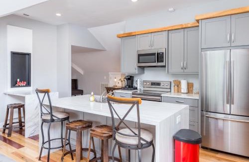 Swannanoa Apartment | Old Lytle Cove Rd - Upper Unit