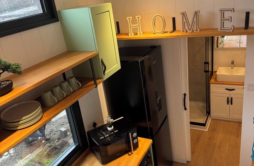 Stockton-on-Tees Cabin | Old Mill Tiny Homes: Boutique Tiny-Home Stays in Beautiful Surroundings 2 Bed