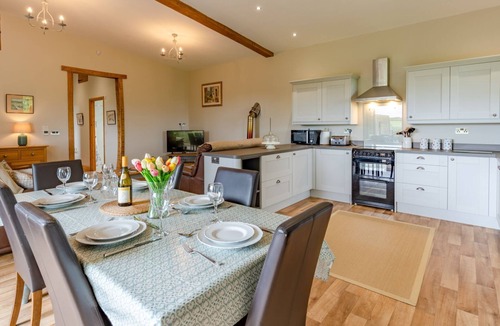 Upton Cheyney House | Old Stables - sleeps 5 guests in 3 bedrooms