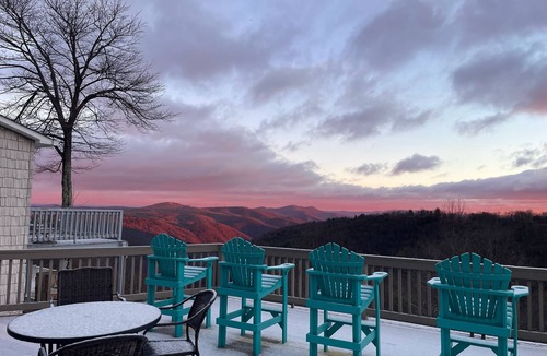 Roaring Gap House | Olde Beau Cottage MAGNIFICENT VIEWS!