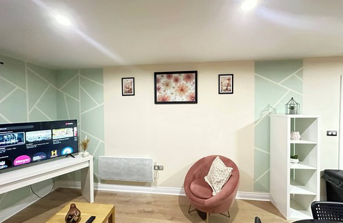 Wembley Central Apartment | Olive Immaculate Wembley Apartments, by Edens