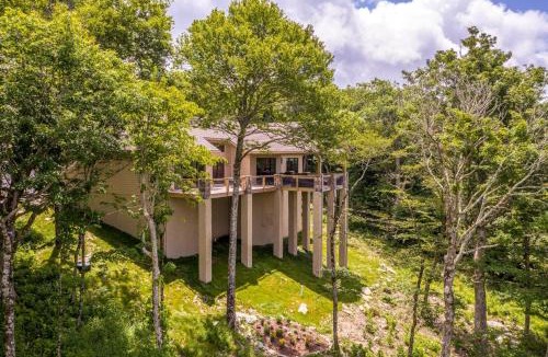 Sugar Mountain House | On the Rocks