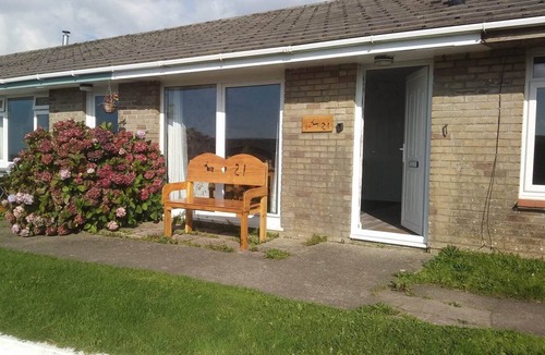 Mortehoe Ski Chalet | one bed room with sofa bed, wifi , sea views