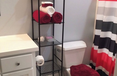 Hickory Apartment | One bedroom studio on our Private farm