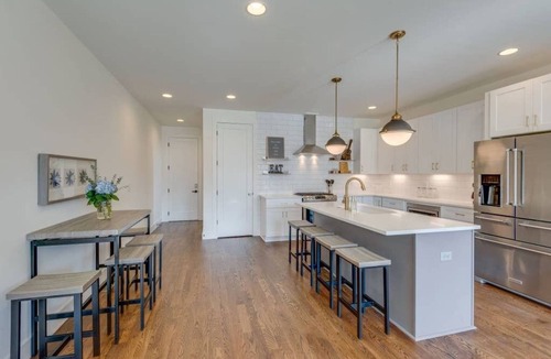 Nashville House | One Mile to Broadway/2 Rooftop Decks/9 Beds