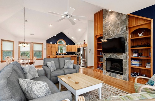 Kitty Hawk House | One Particular Harbour: Private Pool & Hot Tub, Short Walk to the Beach