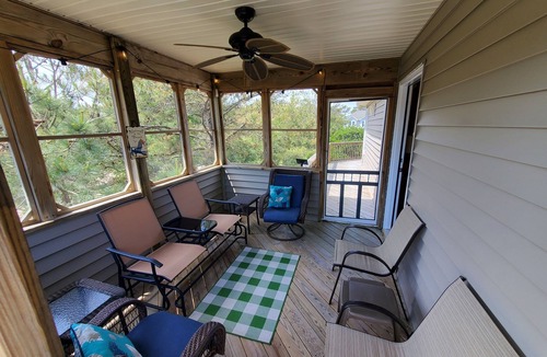 Whalehead Beach House | Only 800 feet to the beautiful beaches! Private 16x32 pool. Hot Tub. Pets ok. Pool Table