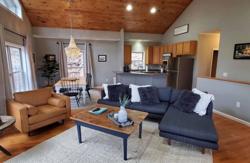 Beech Mountain House | Open Living, Fall Views, Hot Tub, Near Ski Slopes, Pet Friendly!