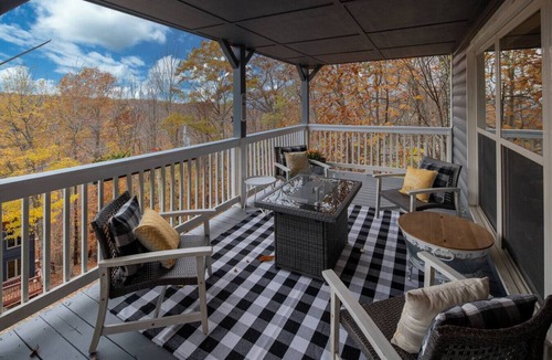 Beech Mountain House | Open Living, Fall Views, Hot Tub, Near Ski Slopes, Pet Friendly!