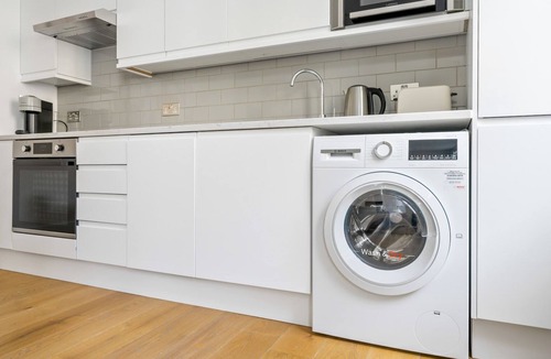 Bishop's Apartment | Open plan Waterloo, 2BR, New build, terrace, by Blueground
