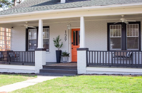 Marion House | OPEN! We have Power & Water Marion NC Pet Friendly Downtown Sleeps 10