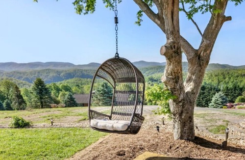 Saluda House | Orchard Hill Vintage Cottage