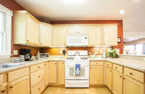 Laurel Ridge House | Orchard Knob | Pet Friendly, 15-Min to Town & Spectacular Mountain View!