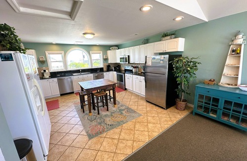 Ocean Sands House | OS525-6 BRs, Private Pool, Hot Tub, Movie Theatre, Foosball!