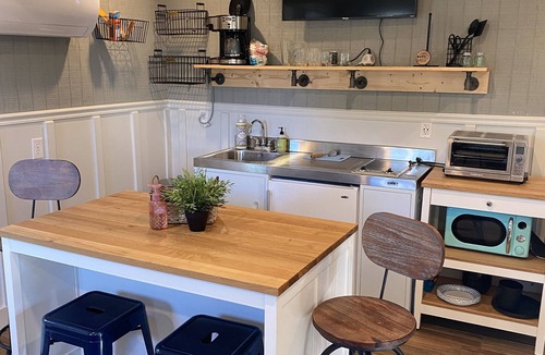 Hatteras Cottage | Our Lucky Charm is a cottage on the waterway in Hatteras Village