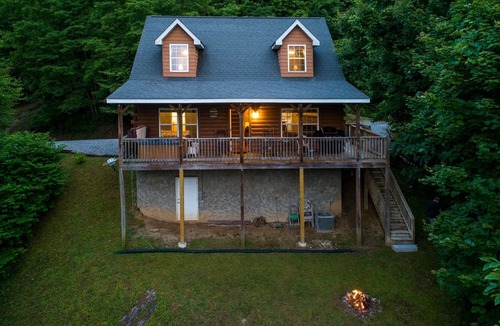 Cullowhee House | Our Pinnacle - Private Home Nestled in the heart of the Smokies - With a hot tub!