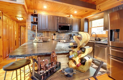 Murphy Cabin | Outdoor Oasis: Fall Family Retreat in Murphy!
