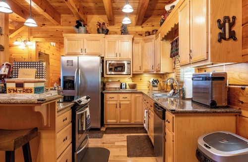 Brasstown Cabin | Outlaw Mountain Lodge: Fire Pit & Panoramic Views!