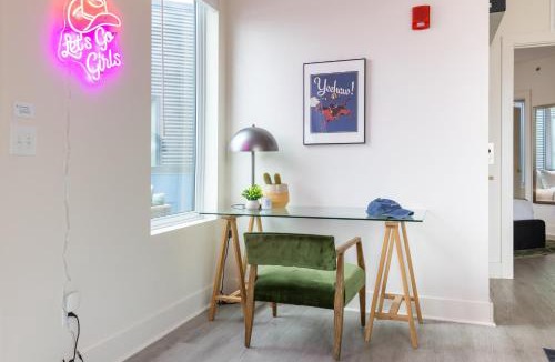 Five Points Apartment | Outrider 113 by AvantStay Accessible Bathrooms