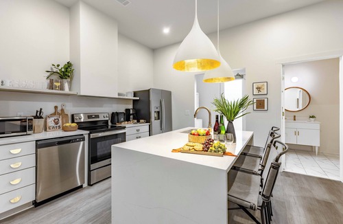 Five Points House | Outrider 117 by AvantStay | Close to Broadway