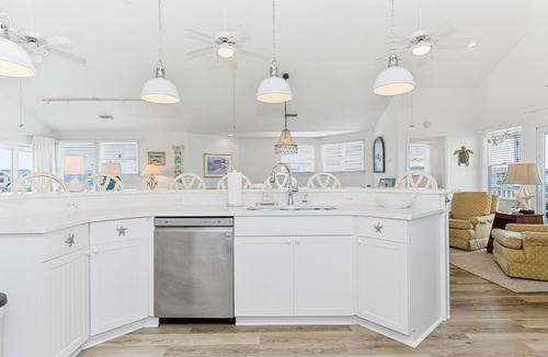 The Point House | Outstanding Location: The Finnish Line, Walk to Beach, Perfect Family Retreat