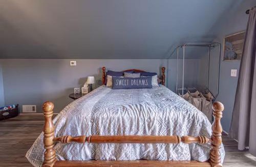 Crouse Apartment | Over Garage Apartment Studio