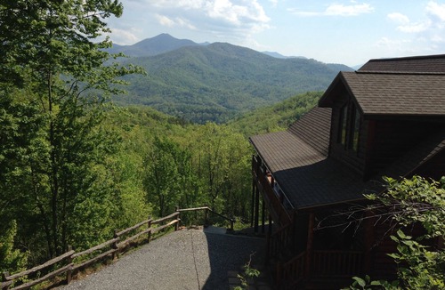 Whittier Cabin | "Over the Edge" Cabin with Amazing Views! Reduced rates for August & September!