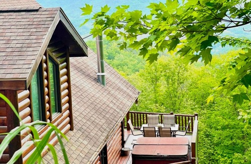Whittier Cabin | "Over the Edge" Cabin with Amazing Views! Reduced rates for August & September!