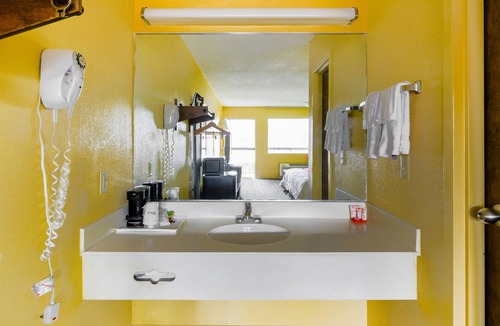 Williamston Hotel | OYO Hotel Williamston